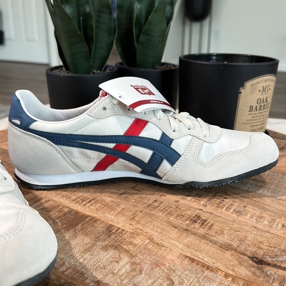 ASICS Onitsuka Tiger Light Grey UNISEX - Picture 6 of 11